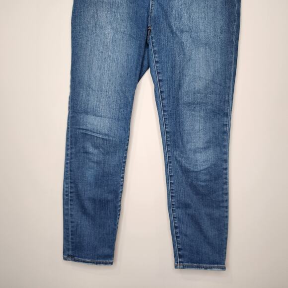 Madewell Curvy High-Rise Skinny Crop Jeans in Lander Wash 27 - Picture 4 of 11